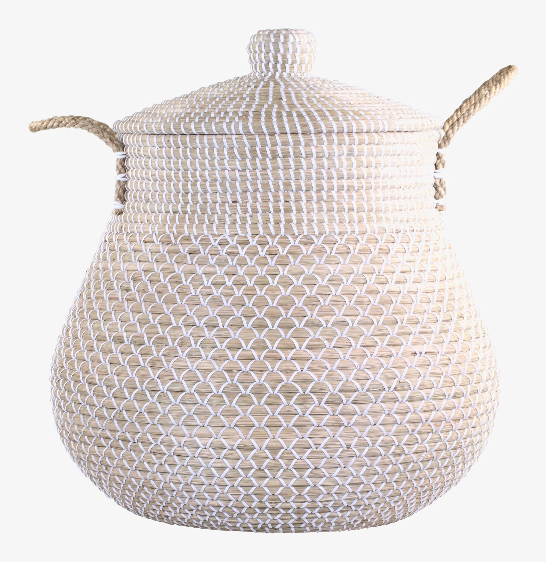 Bild av vackert flätad korg med lock och handtag