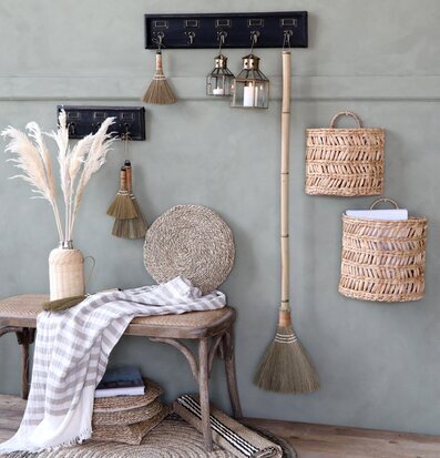 Bild av smakfullt arrangerat rum med harmonisk stil