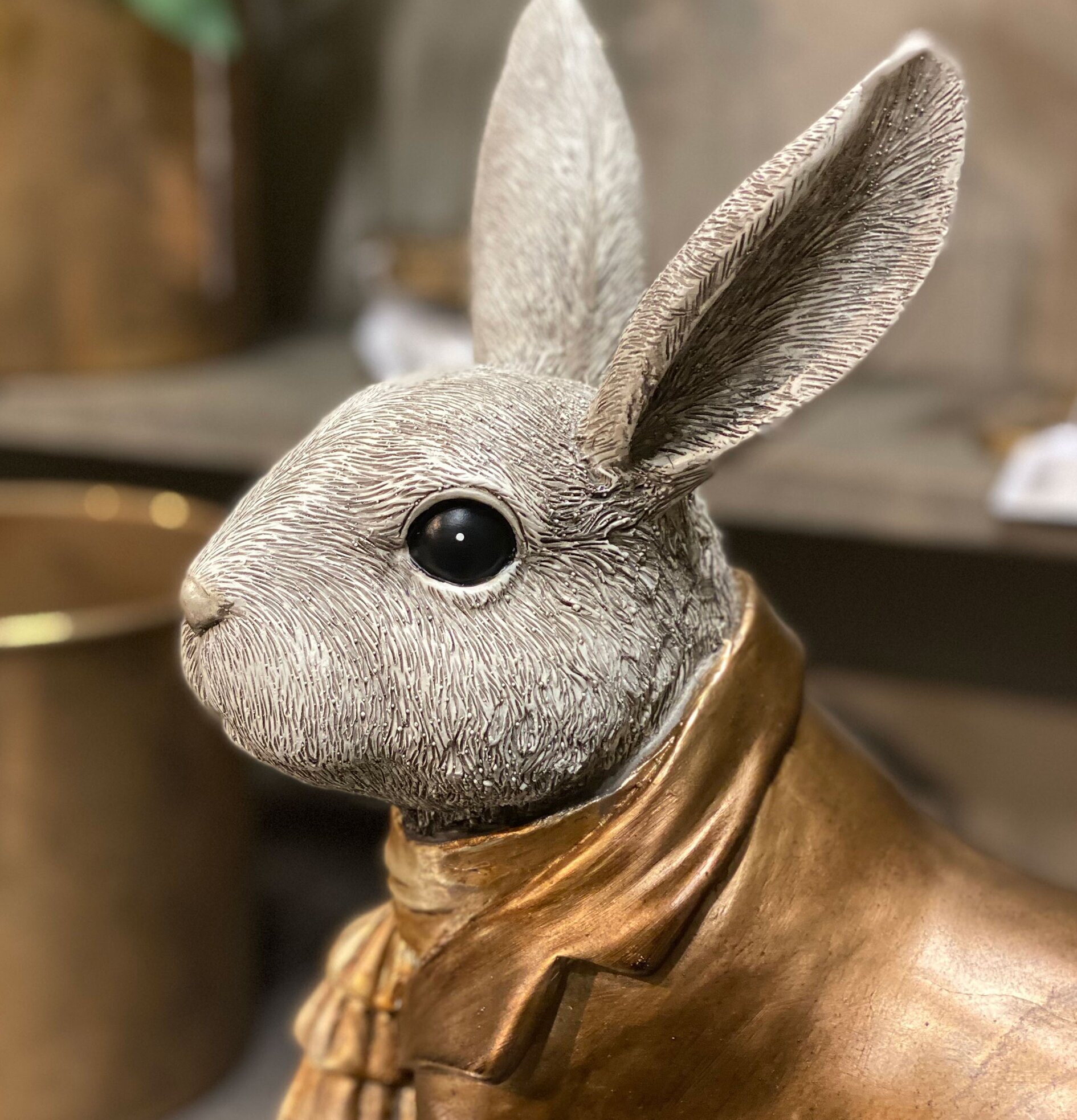 Kanin Brons Poly från A Lot Decoration, detaljerad skulptur