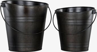 Bild av två stilrena svarta hinkar med matt finish