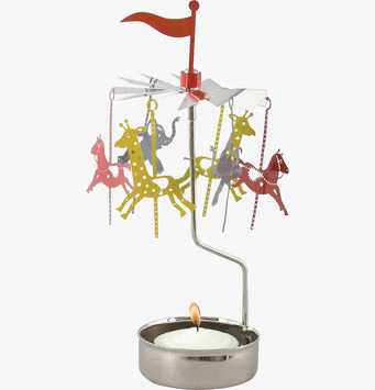 Bild av dekorativ karusell med djur och ljusspel