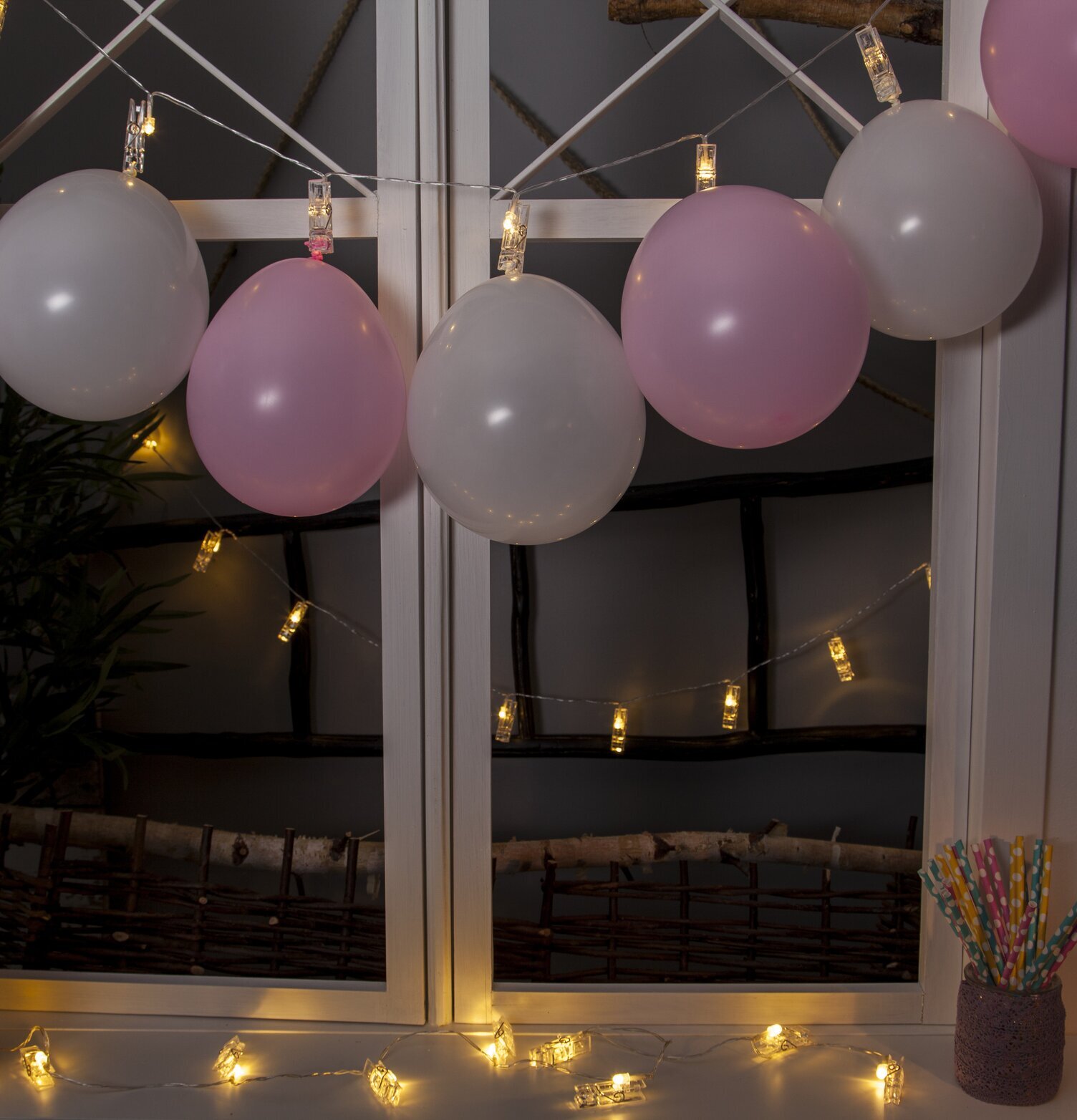 Ljusslinga Clippy från Star Trading med ballonger och clips