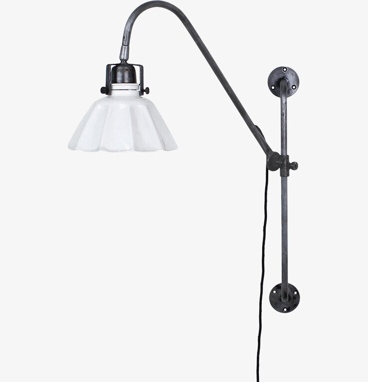 Vägglampa Margareta Antik Vit/Grafit från Strömshaga