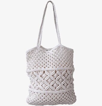 Foto av vackert virkad väska med stil och funktion