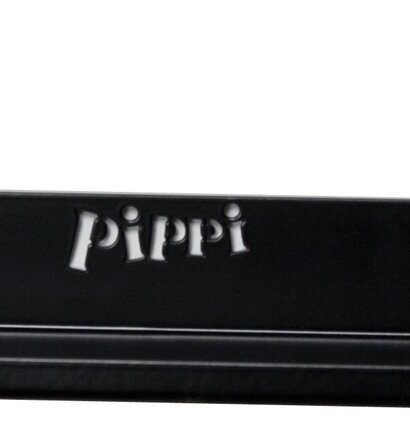 Bild av stilren hylla med Pippi Långstrump-inspiration