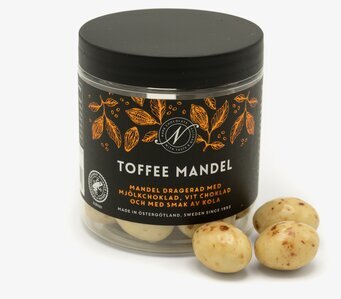 Bild av mandel dragerad med choklad och kola