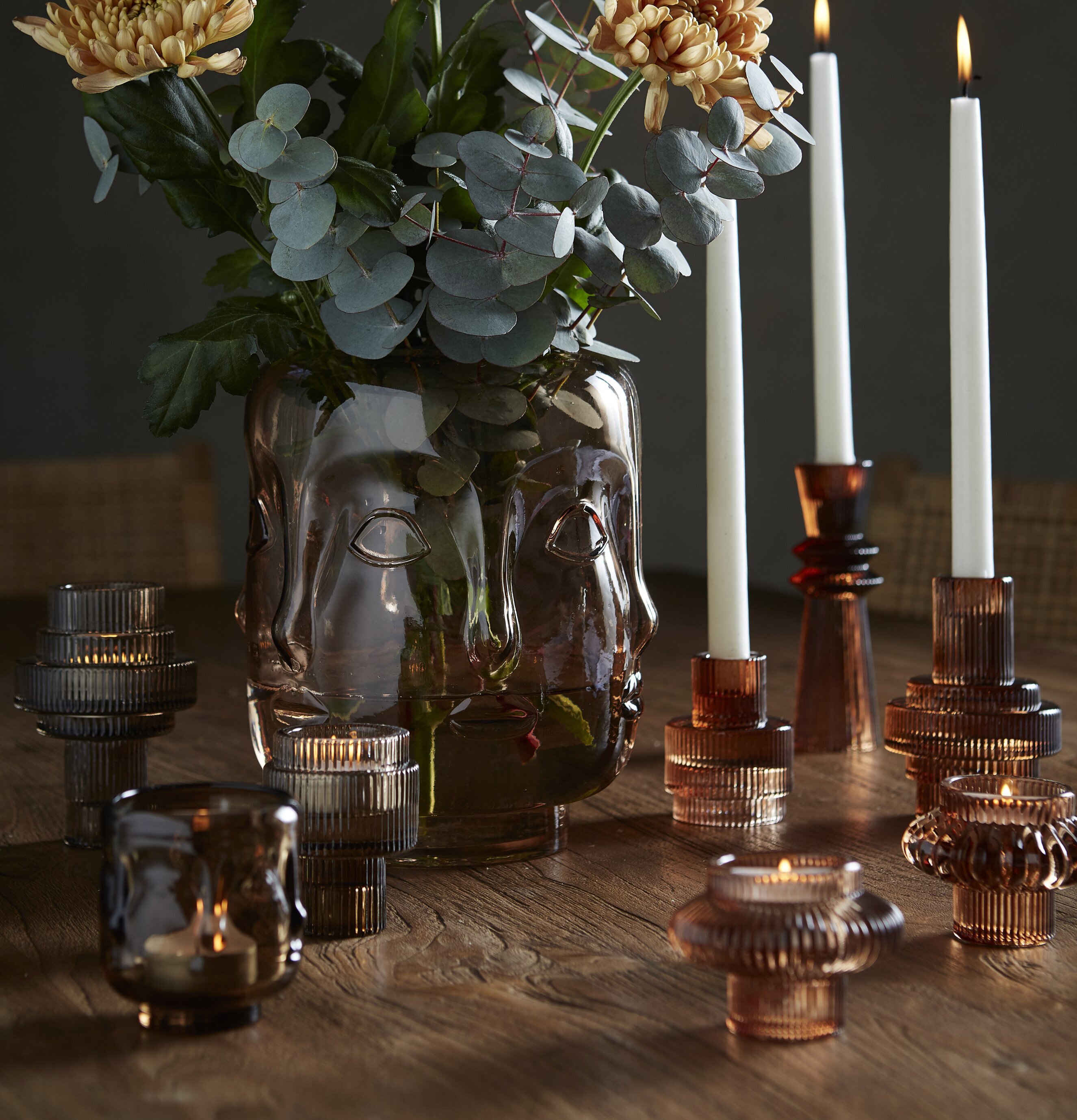 Bild av atmosfärisk inredning med glasdetaljer