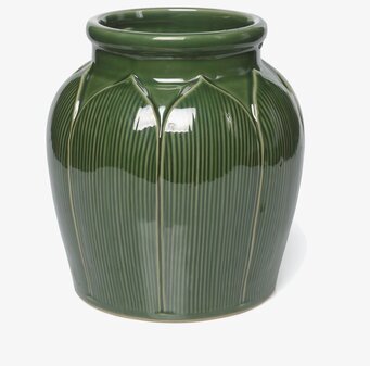 Bild av en elegant vas i nordisk designtradition