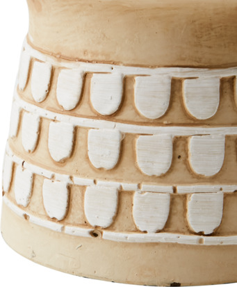 Bild av kruka med intrikat mönster och robust design