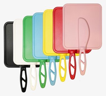 Bild av färgglada köksföremål med ergonomiska handtag