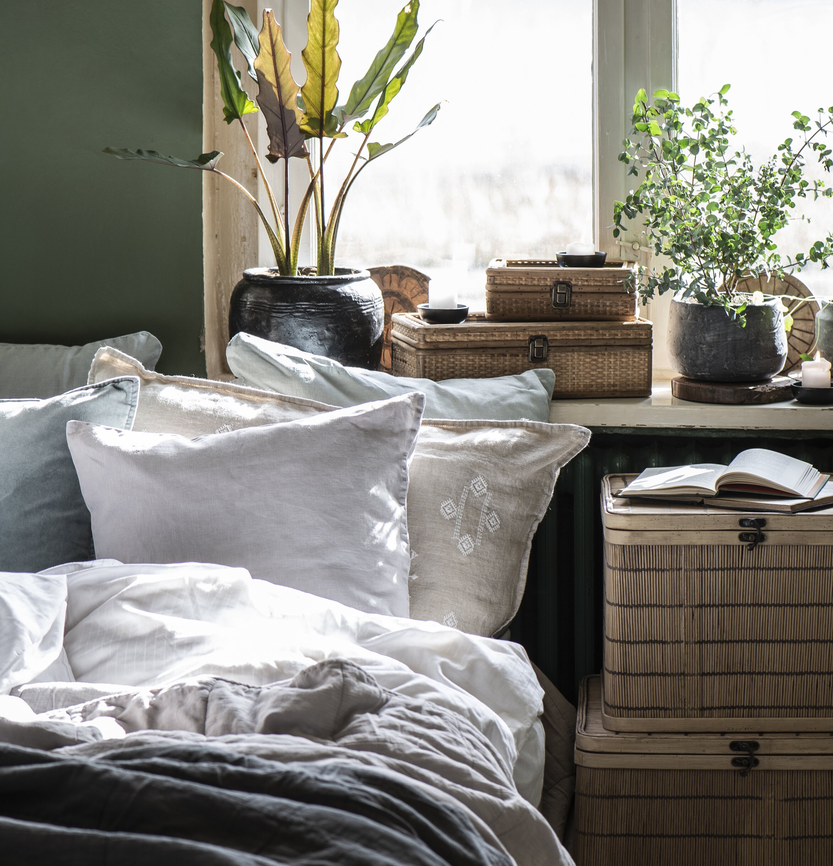 Smyckeskrin 6 Fack från IB Laursen på fönsterbräda