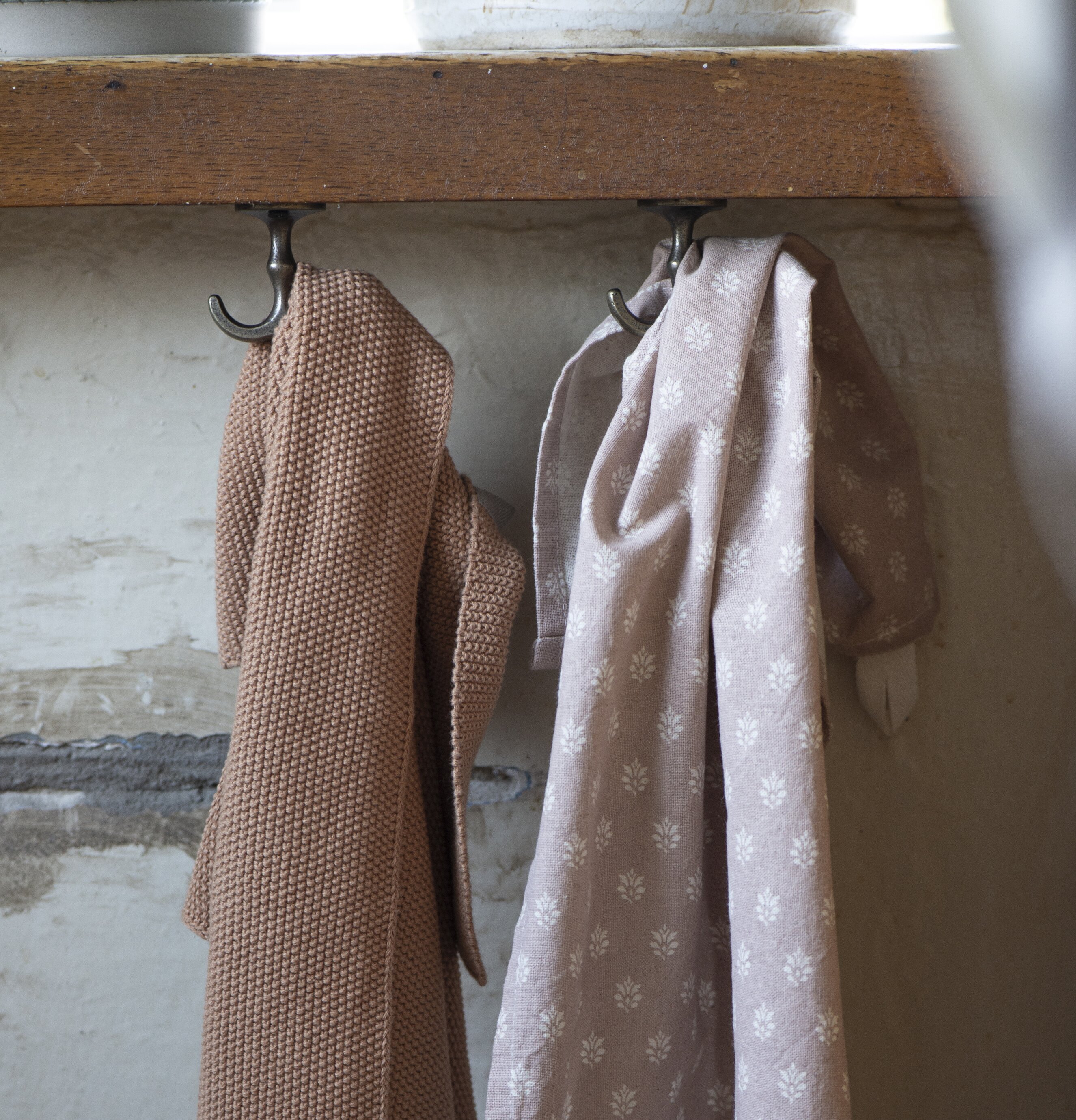 Ankarkrok Mässing från IB Laursen med hängande textilier