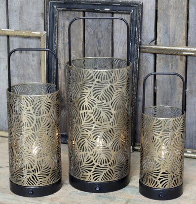 Bild av antika lyktor med rustik och elegant design