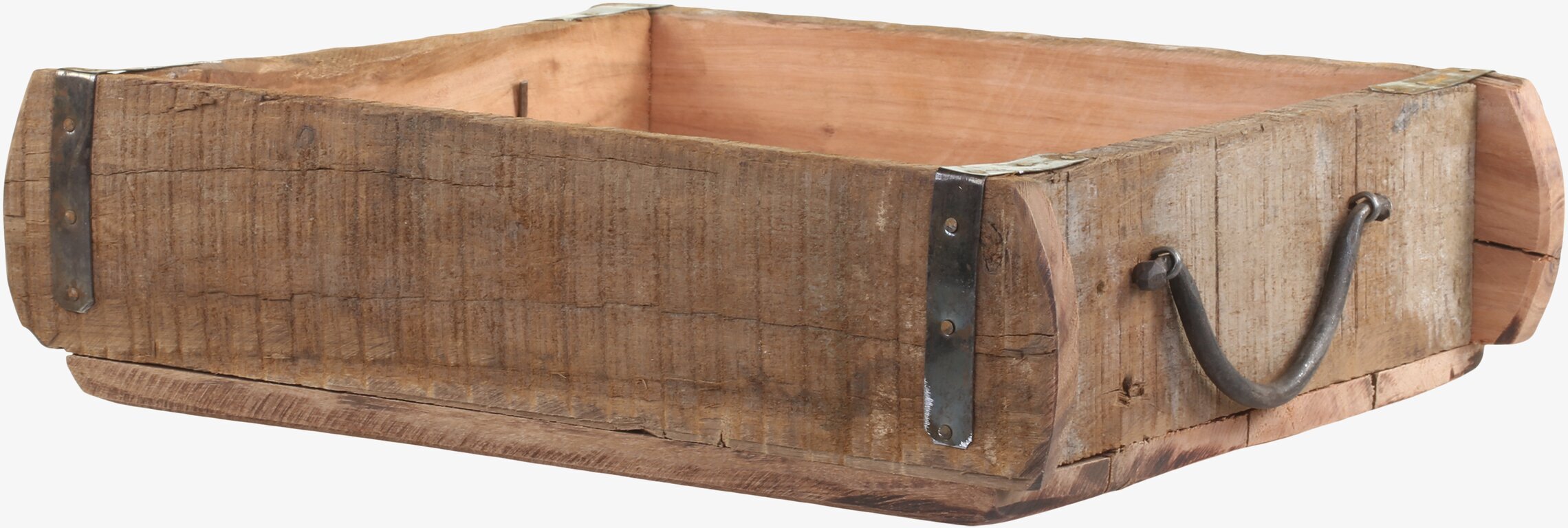 Trälåda Med Beslag från Chic Antique, rustik och mångsidig