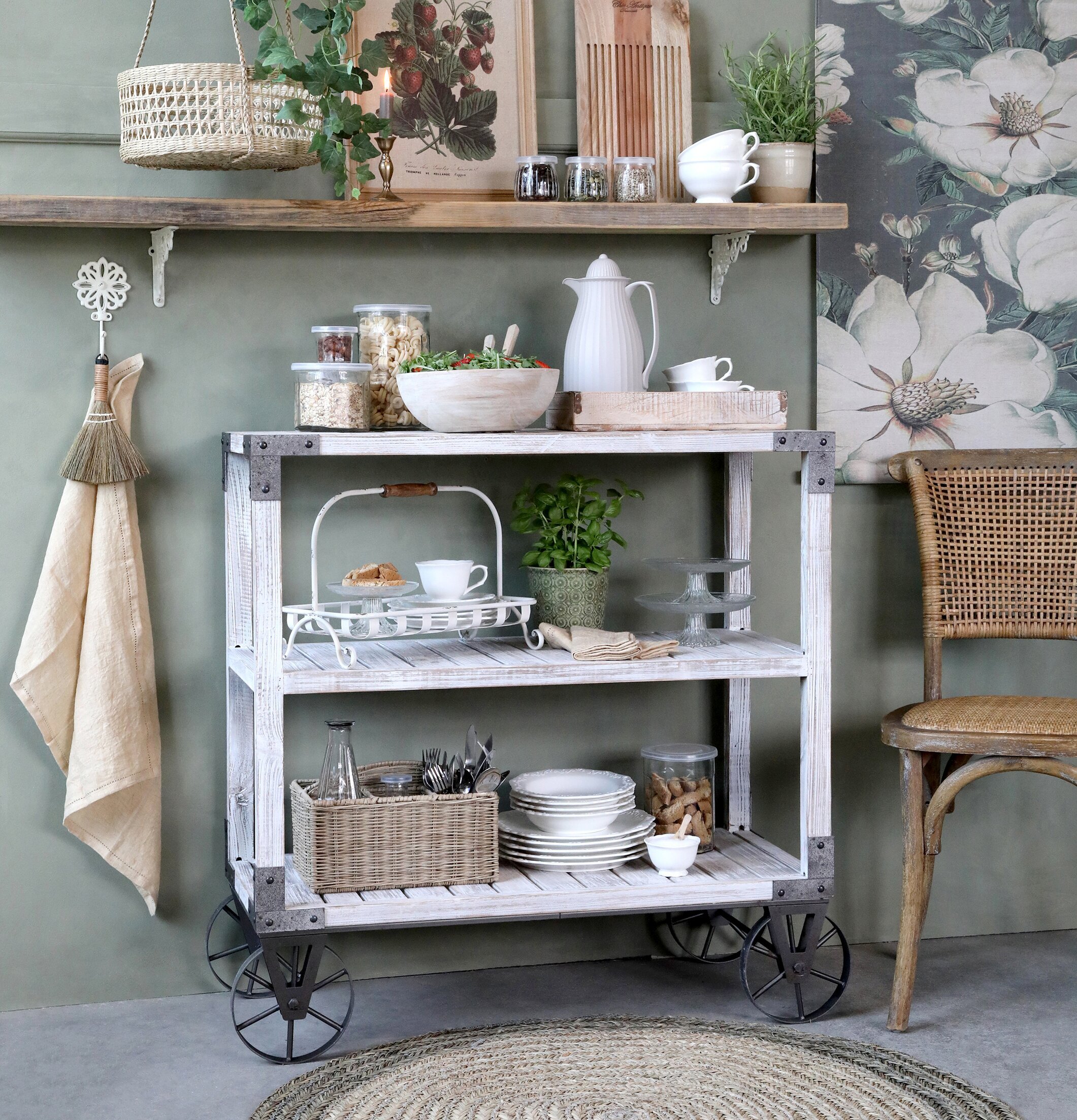 Förvaringskorg Rotting från Chic Antique i köksmiljö