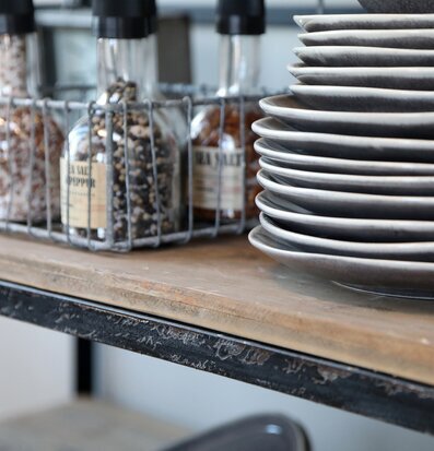 Bild av elegant och rustik köksinredning med charm