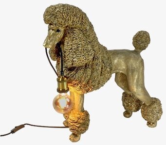 Bild av unik lampa formad som en elegant pudel