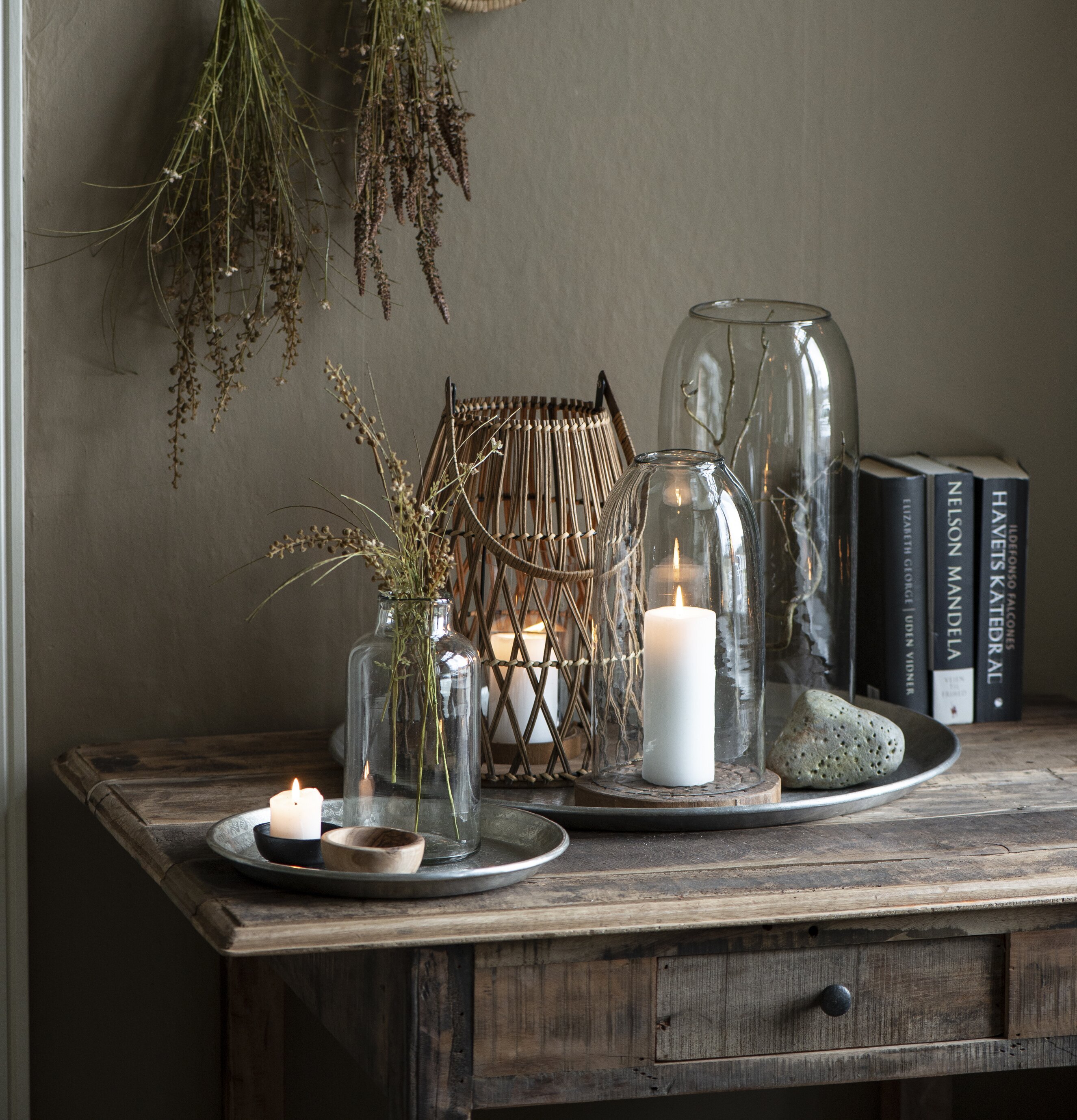 Bricka Antik Silver från IB Laursen på rustikt träbord