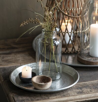 Bild av stilfull heminredning med naturliga element