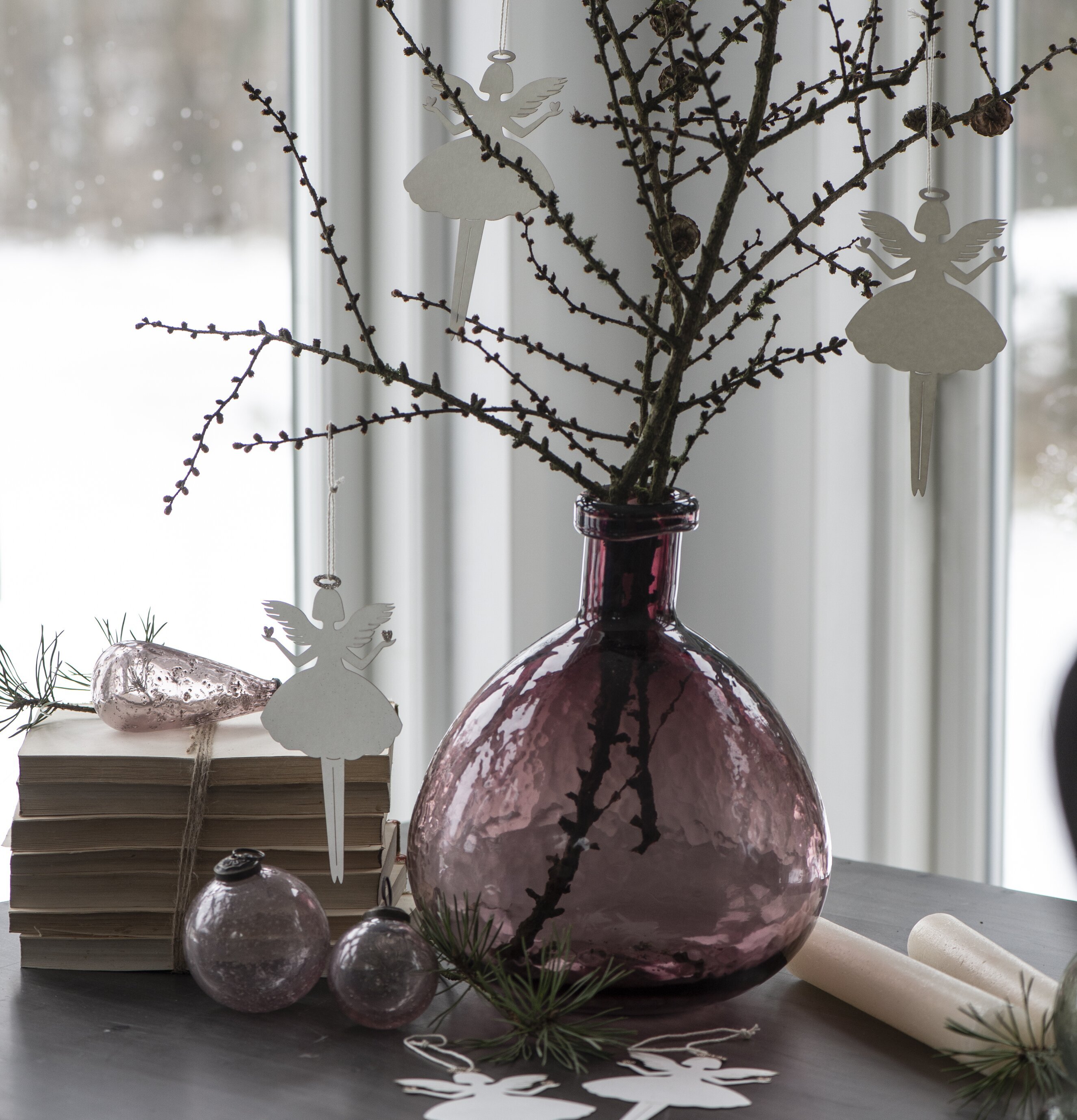 Glasvas Ballong Malva från IB Laursen med pappersänglar