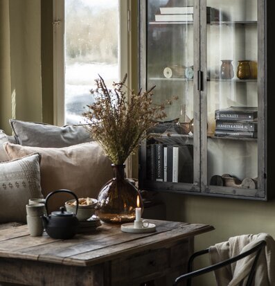Bild av hemtrevlig inredning med harmoniska detaljer
