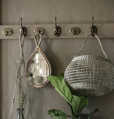 Bild av stilfull inredning med naturliga element