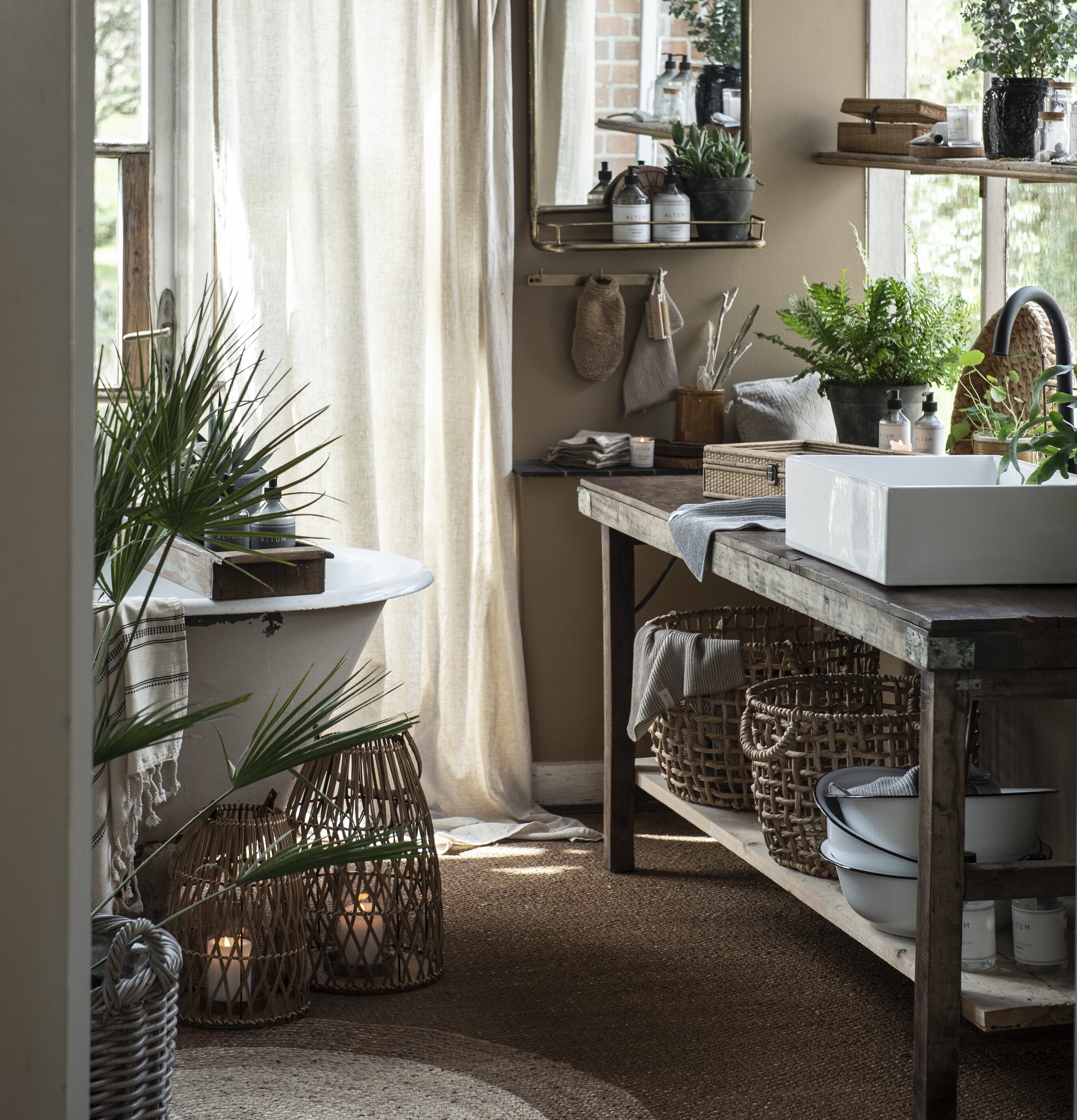 Bild av harmoniskt badrum med rustik charm