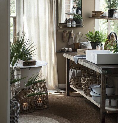 Bild av harmoniskt badrum med rustik charm