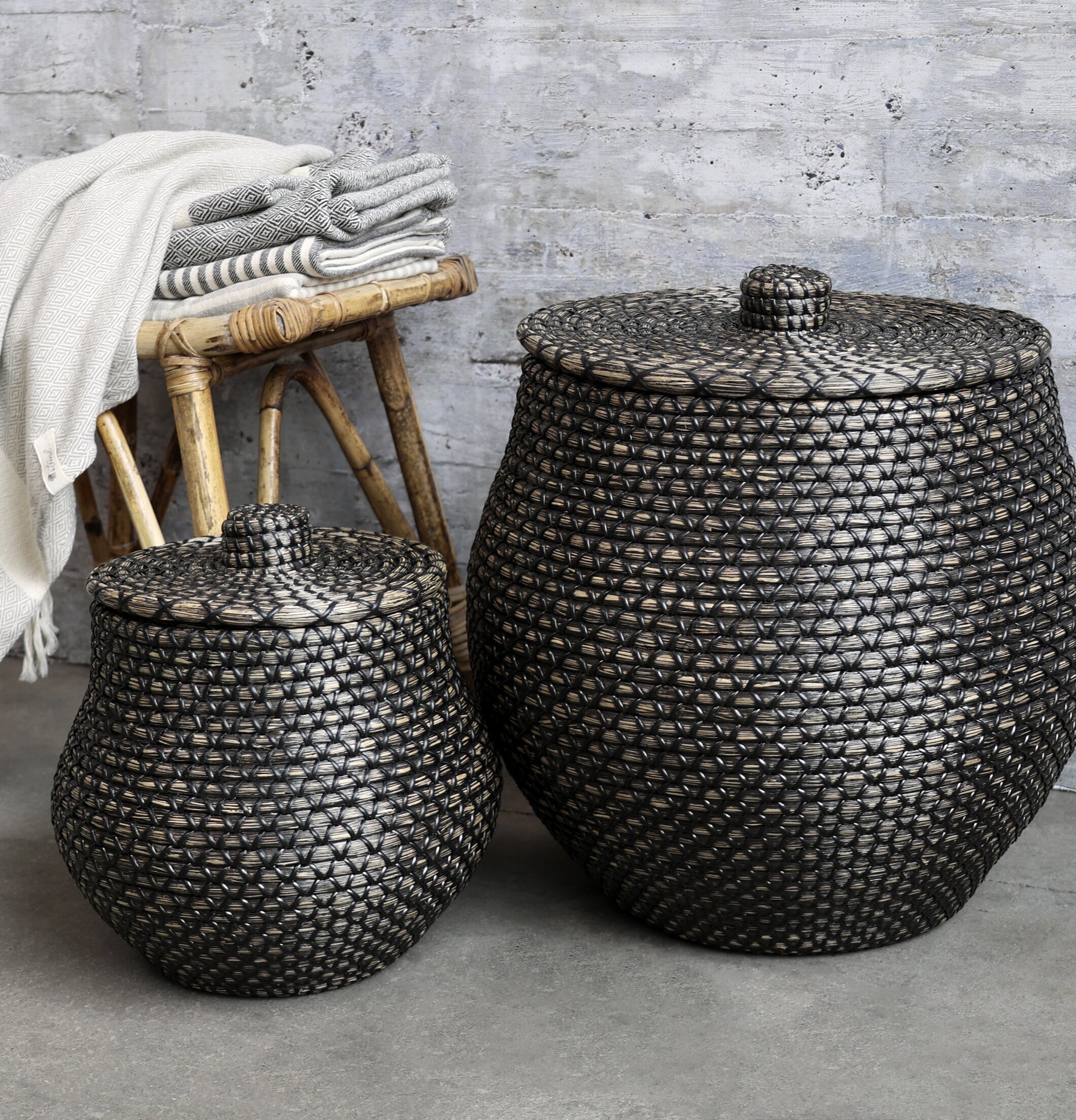 Korg Med Flätat Handtag & Lock från Chic Antique i två storlekar