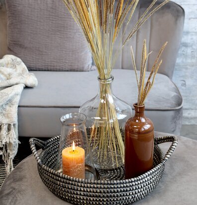 Bild av stilfullt arrangerad inredningsdetalj hemma