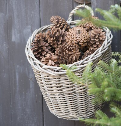 Bild av vacker väggdekoration i naturliga material