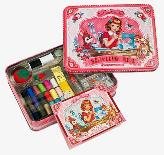 Bild av färgglad syask med retrodesign och syaccessoarer