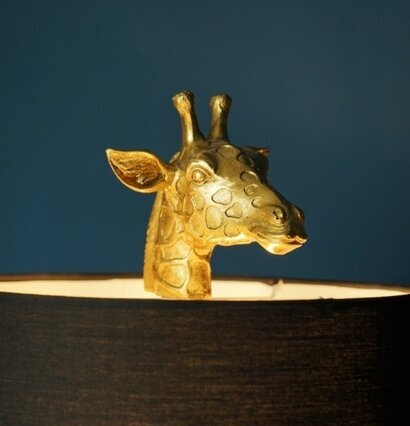 Lampa Giraff Lucie Guld/Svart från Werner Voss i fokus