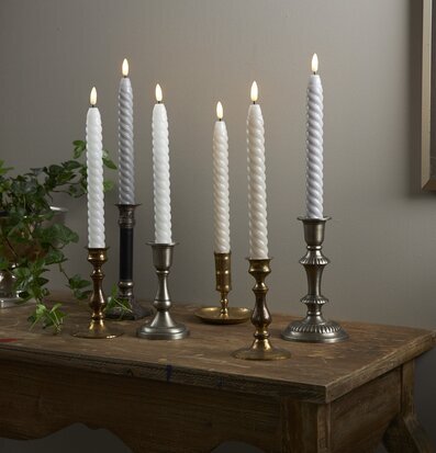 Bild av elegant LED-ljusarrangemang i hemtrevlig miljö