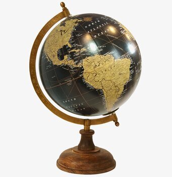 Foto av elegant jordglob med träfot och gulddetaljer