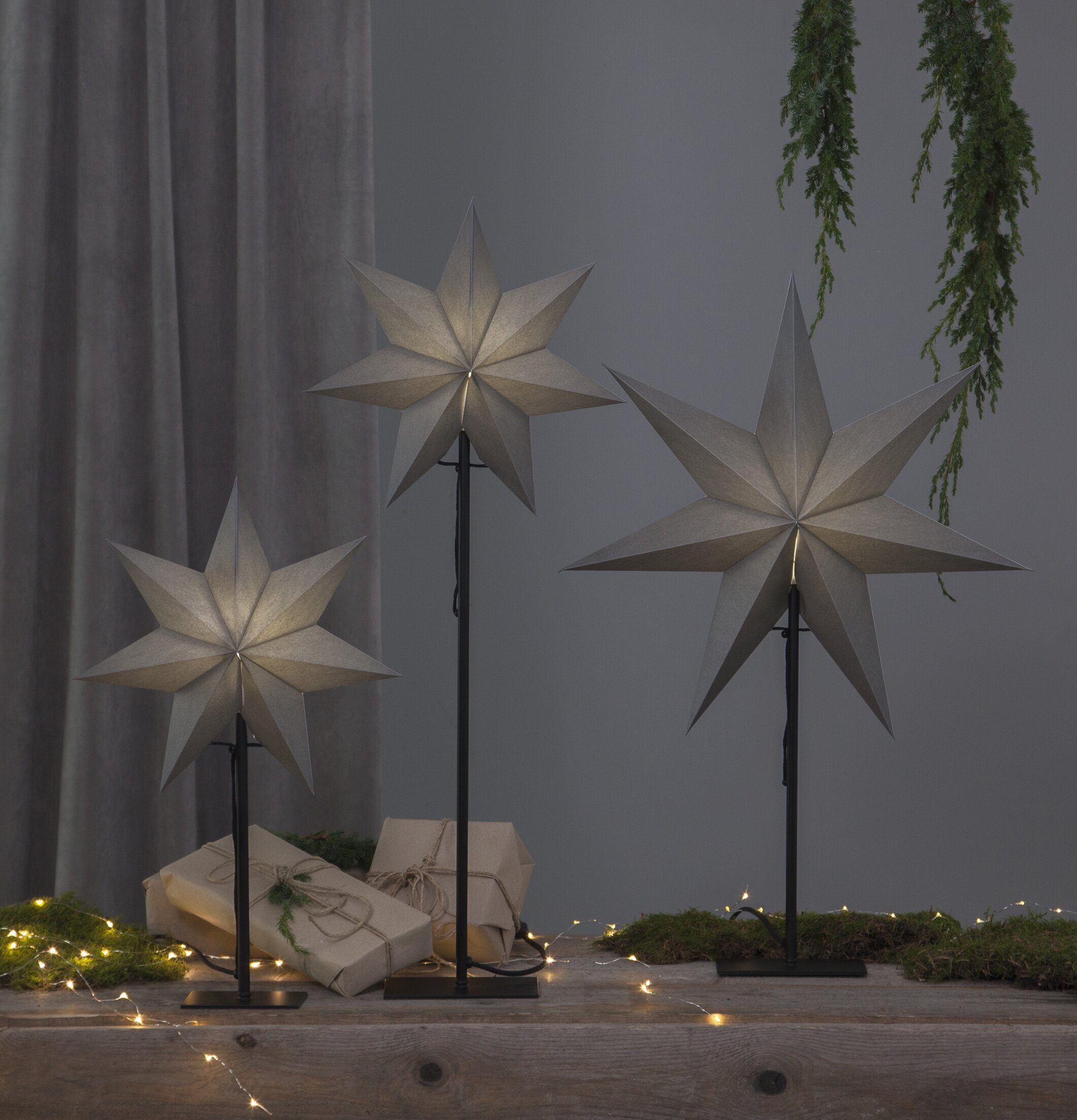 Bild av julig och mysig inredning med stjärnor