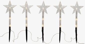 Bild av utomhusdekoration med svävande stjärnljus