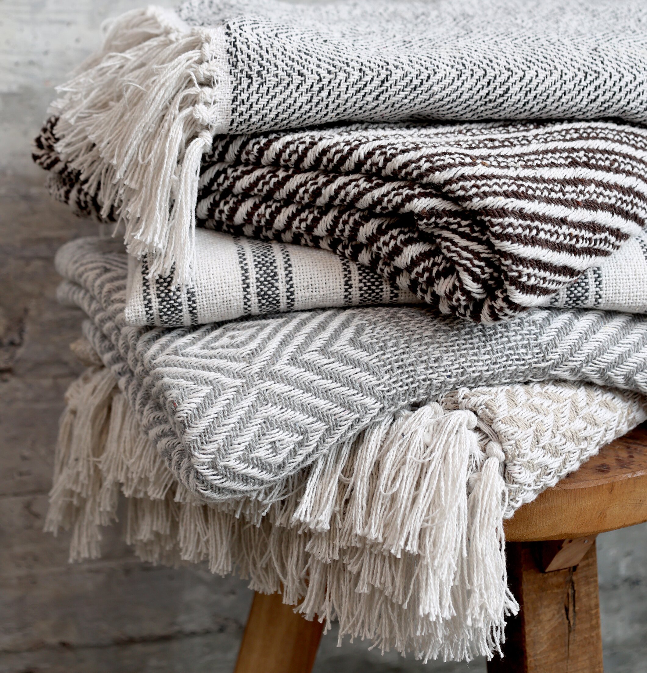 Bild av stilrena plädar med geometriska mönster