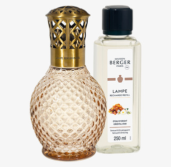 Foto av elegant doftlampeset med exotisk doft