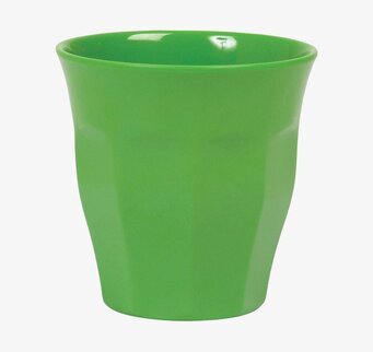 Bild av äpplegrön mugg med modern och blank design