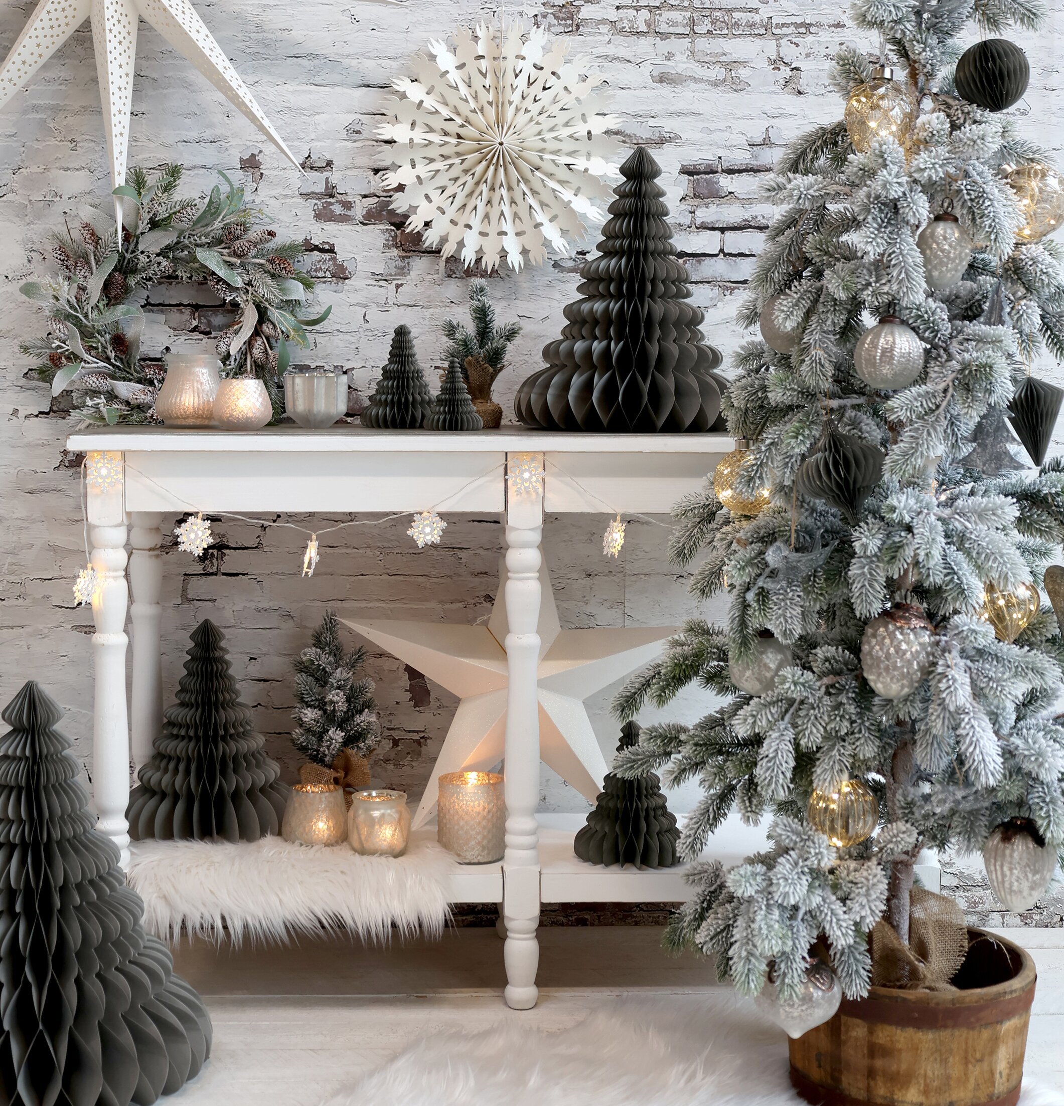 Julgran Papper Fransk Grå M från Chic Antique på vit bord