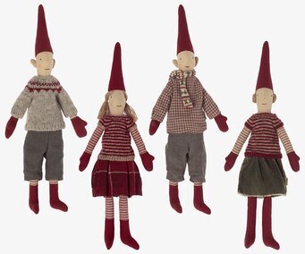 Bild av charmiga dockor i traditionell nordisk stil