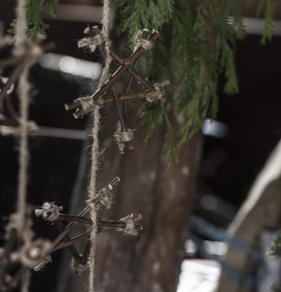 Bild av rustik dekoration med naturliga element