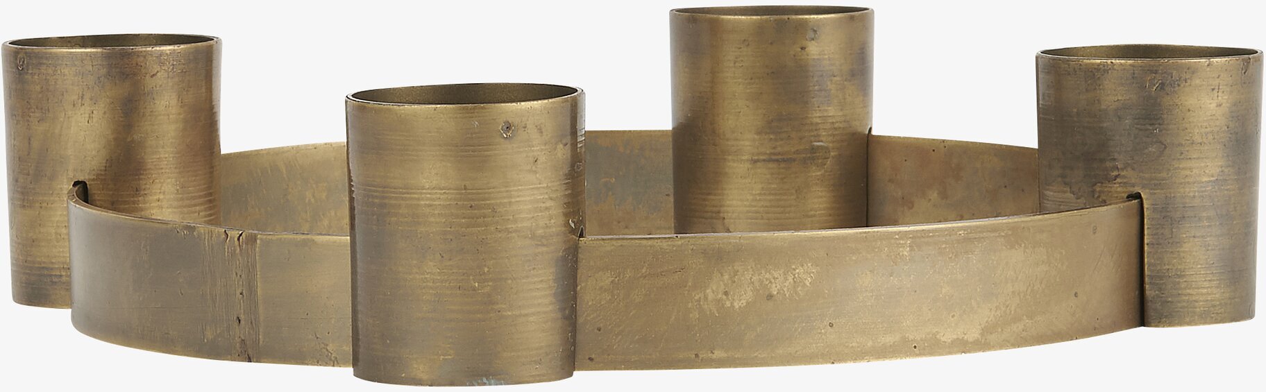 Bild av traditionell ljusstake i mässing med patina