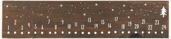 Bild av träskylt med julkalender och stjärnmönster