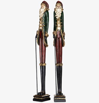 Foto av stilfulla tomtefigurer med traditionell charm