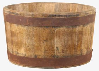 Bild av rustikt träkärl med järnband och vintagekänsla