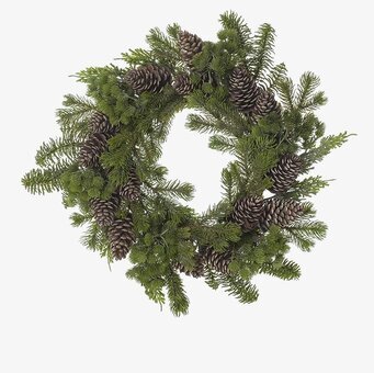 Bild av naturinspirerad krans med barr och kottar