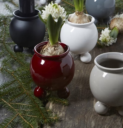 Bild av miniatyrkrukor i harmonisk och elegant stil