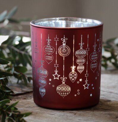 Bild av stämningsfull ljuslykta för juldekorationer